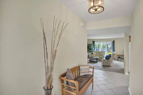 1360 Fairmont RD, Hoffman Estates, IL 60169