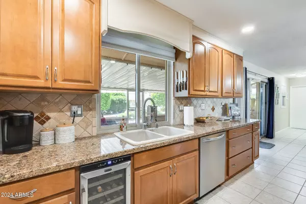 10219 W BROOKSIDE Drive, Sun City, AZ 85351