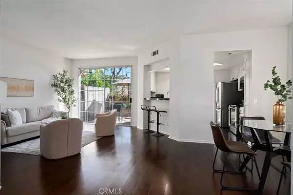 2443 Paseo Circulo, Tustin, CA 92782