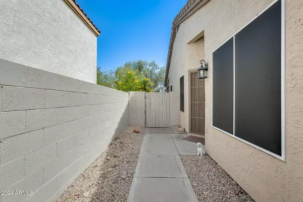 3158 E WAHALLA Lane, Phoenix, AZ 85050