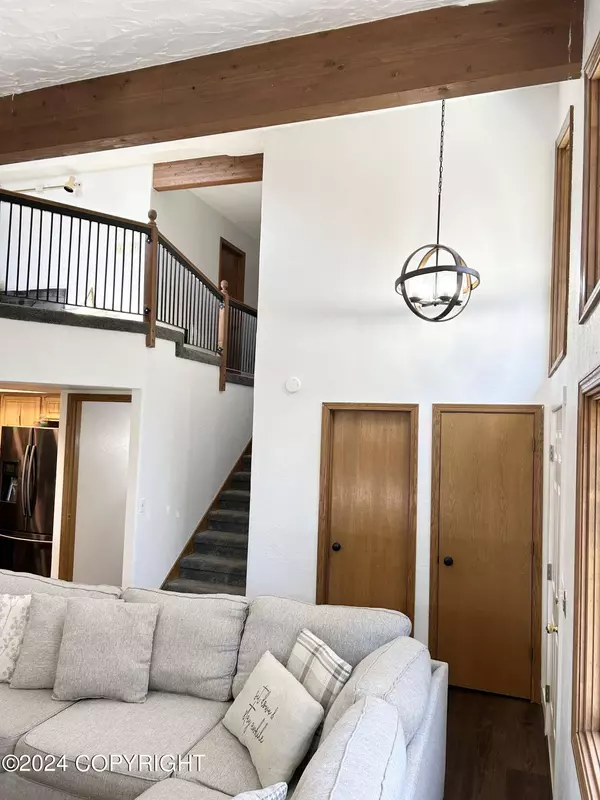 9341 Stuart CIR, Eagle River, AK 99577