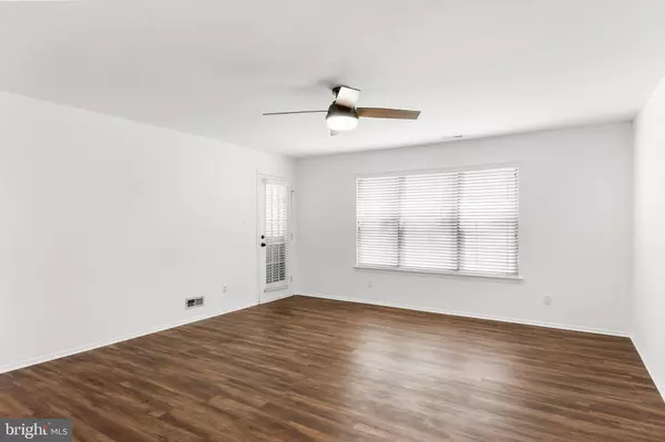 1805-A DENHAM CT, Mount Laurel, NJ 08054