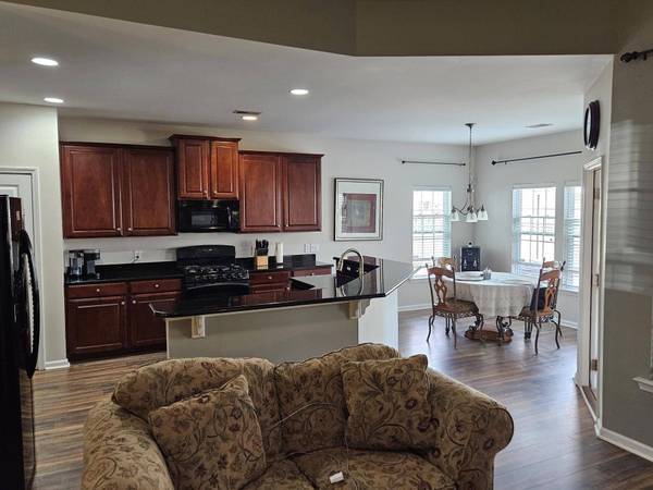 5008 Bowles Dr, Summerville, SC 29485