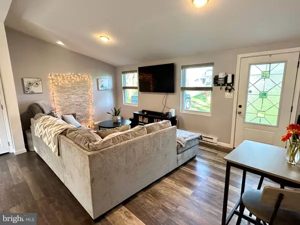 415 BLACKWOOD AVE, Franklinville, NJ 08322