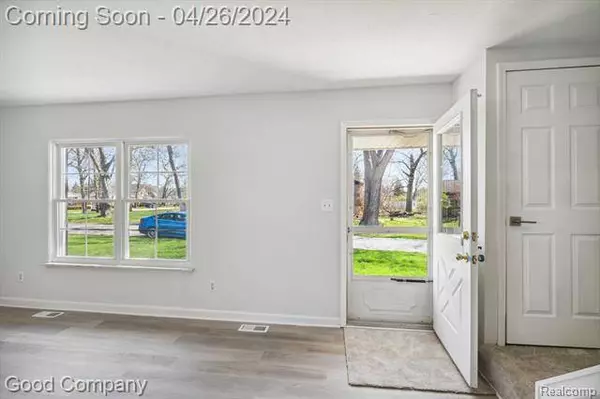 2159 TERRAPIN Street, Wolverine Lake, MI 48390