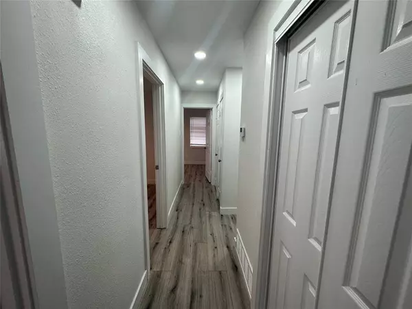 118 E Chico Drive, Garland, TX 75041