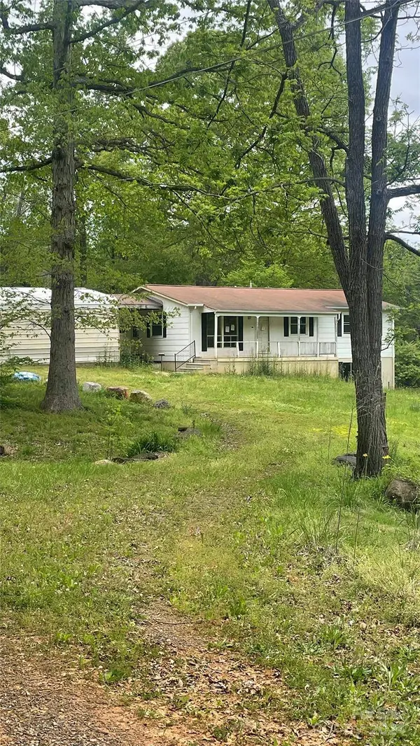 104 Glenn Oaks DR, Lawndale, NC 28090