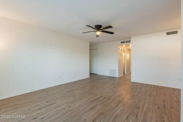 828 S Langley Avenue #102, Tucson, AZ 85710