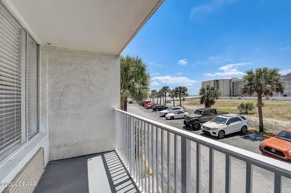 935 S Atlantic AVE #202, Daytona Beach, FL 32118