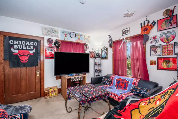 412 Jewett ST, Elgin, IL 60123