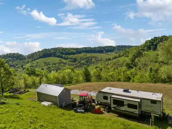 40 Hackett Valley Rd, Hickman, TN 38567