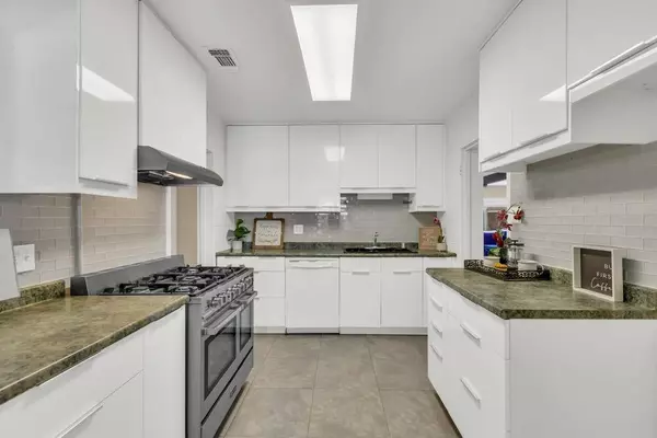 4907 Cibola WAY, Sacramento, CA 95820