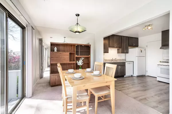 369 Heather Court #B2, Schaumburg, IL 60193