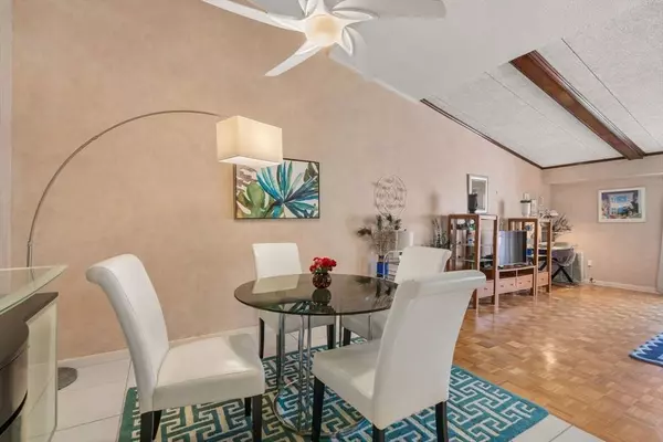 57 Broadlawn Park #11B, Boston, MA 02467