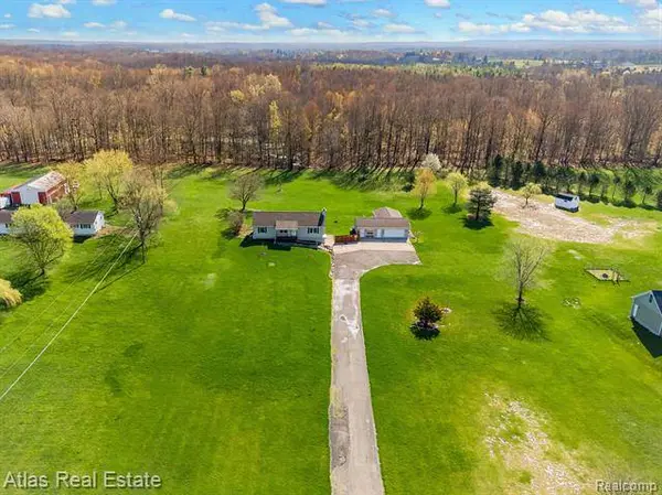 7447 GALE Road, Grand Blanc, MI 48439