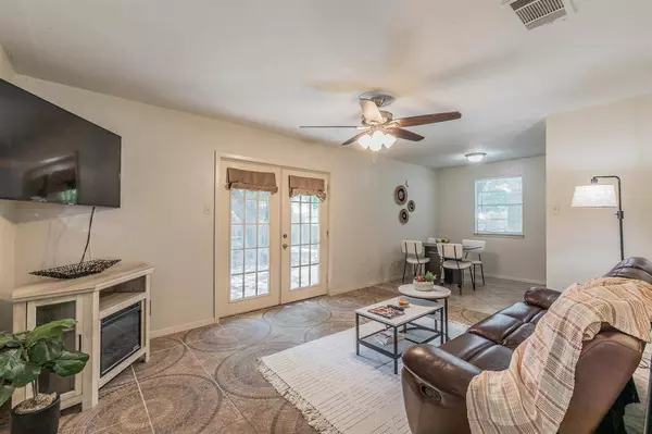 1612 Continental Drive, Blue Mound, TX 76131