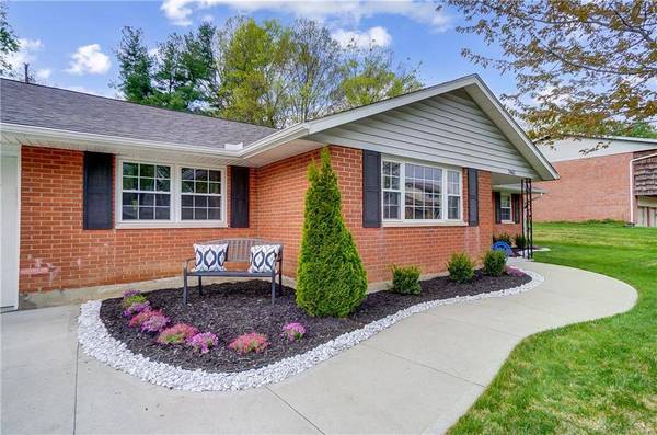 2462 Bending Willow Drive, Kettering, OH 45440