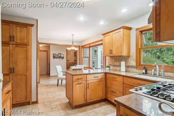 7589 MCCLEMENTS Road, Brighton, MI 48114