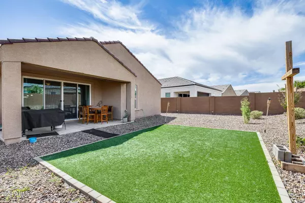 8372 W SPRINGFIELD Way, Florence, AZ 85132