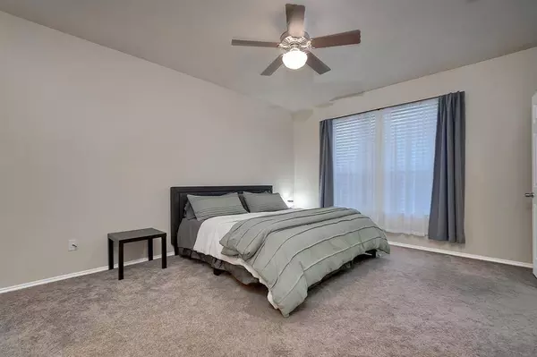 513 Harbor Crest Road, Azle, TX 76020