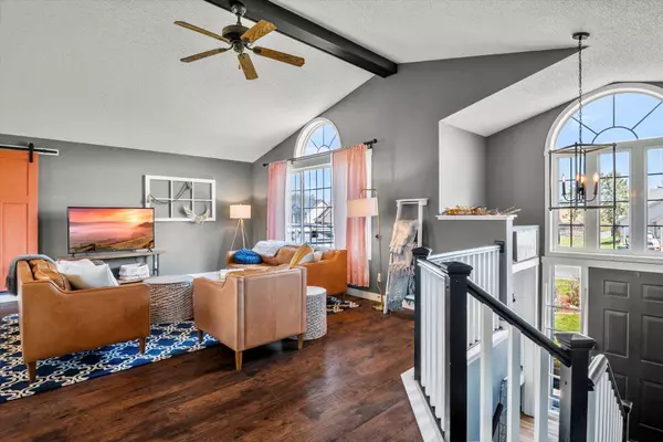 1107 N Cheyenne ST, Roberts, WI 54023