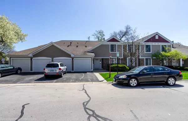 369 Heather Court #B2, Schaumburg, IL 60193