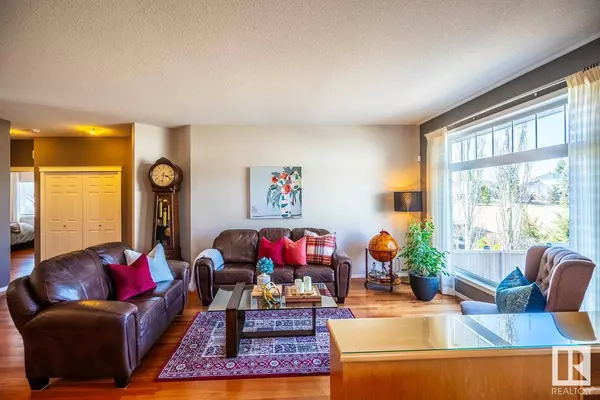 44 RIDGEHAVEN CR, Sherwood Park, AB T8A 6H9