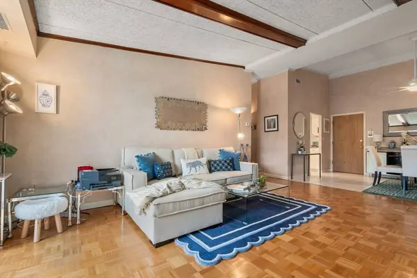 57 Broadlawn Park #11B, Boston, MA 02467