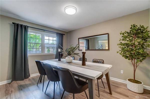 2462 Bending Willow Drive, Kettering, OH 45440