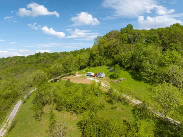 40 Hackett Valley Rd, Hickman, TN 38567