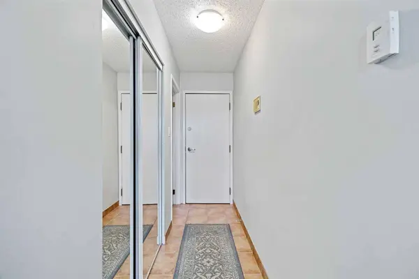 1808 18 ST SW #103, Calgary, AB T2T 4T1