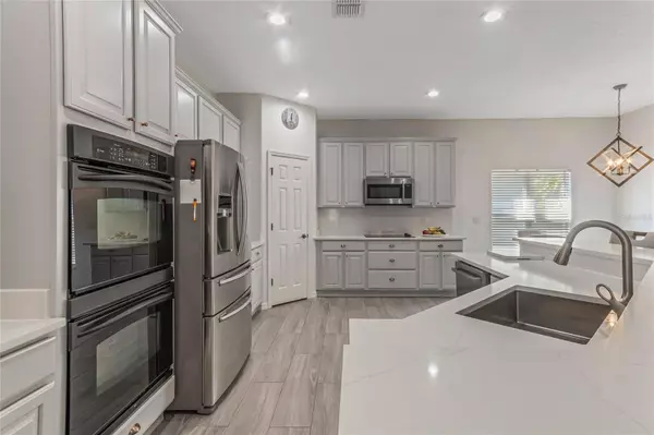 2132 MOUNTLEIGH TRL, Orlando, FL 32824