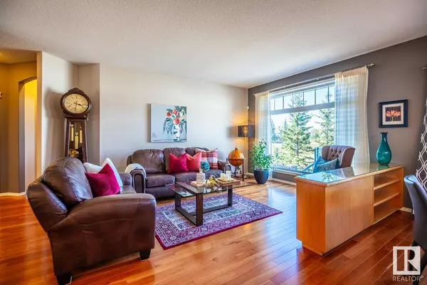 44 RIDGEHAVEN CR, Sherwood Park, AB T8A 6H9