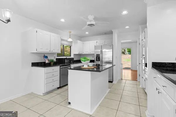 715 Lake Top WAY, Roswell, GA 30076