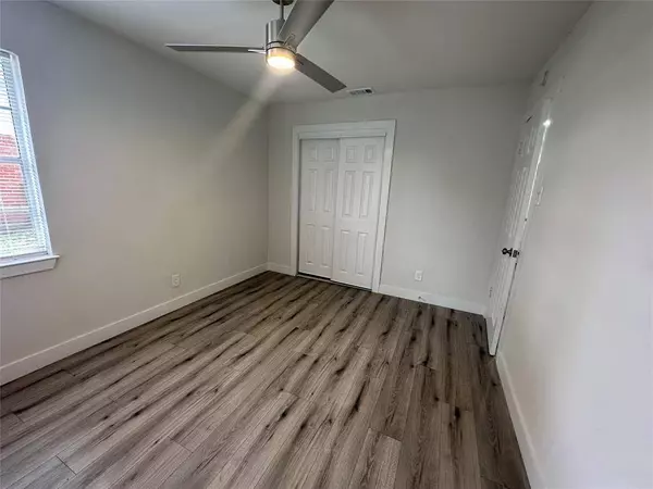 118 E Chico Drive, Garland, TX 75041