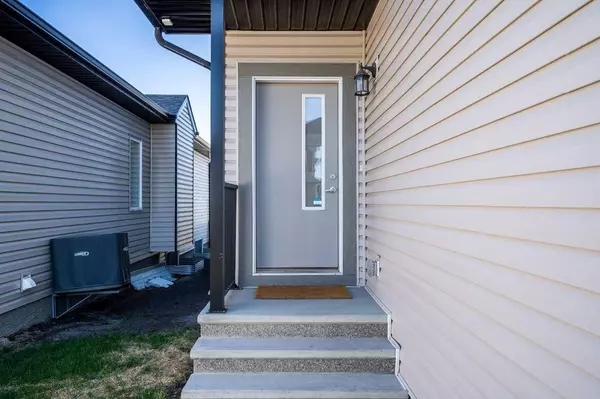 84 Walgrove TER SE, Calgary, AB T2X0M7