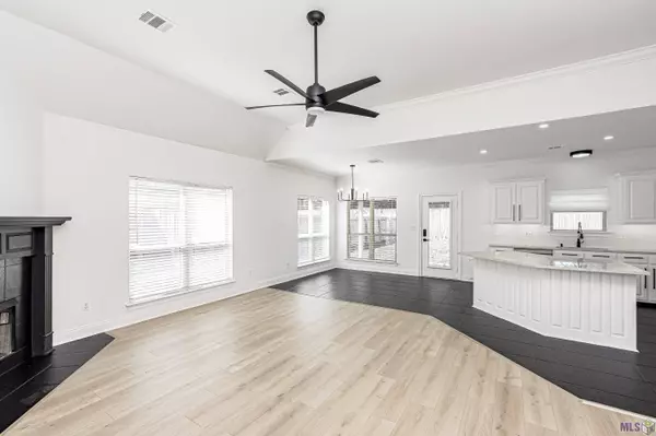 41050 LAKEWAY COVE AVE, Gonzales, LA 70737