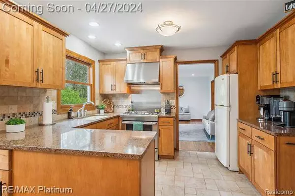 7589 MCCLEMENTS Road, Brighton, MI 48114