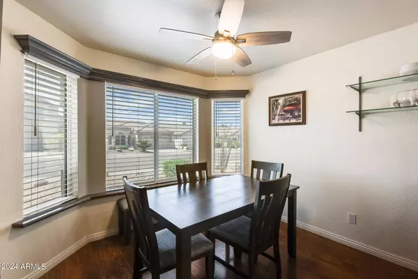 3158 E WAHALLA Lane, Phoenix, AZ 85050