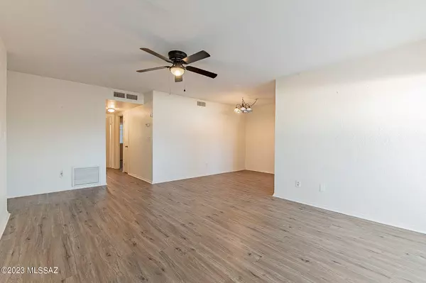 828 S Langley Avenue #102, Tucson, AZ 85710