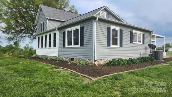 5217 Looper RD, Granite Falls, NC 28630