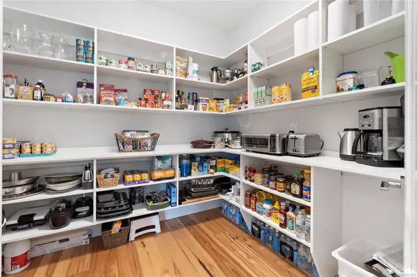 1015 Stahley Pl, Parksville, BC V9P 0C5