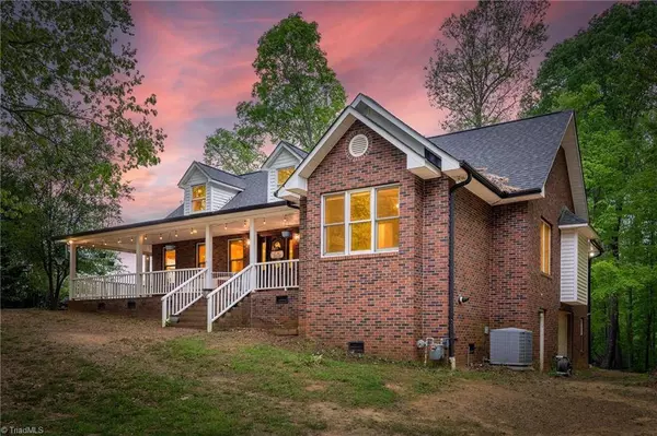 242/234 Kistler Farm RD, Mooresville, NC 28115