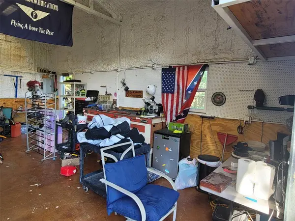 7048 Allyn Drive, Azle, TX 76020