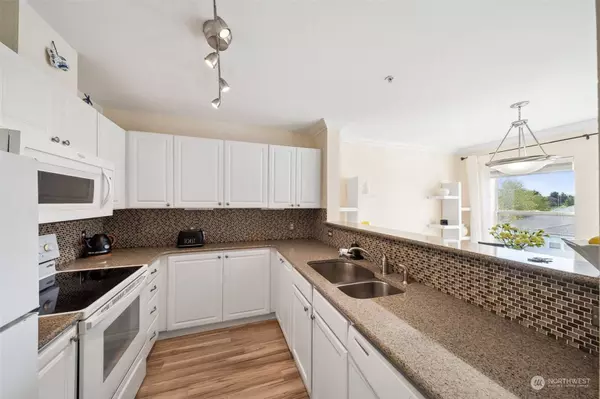 33020 10th AVE SW #W302, Federal Way, WA 98023