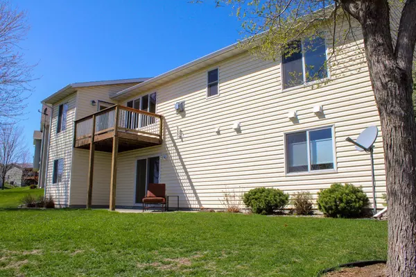 5698 King Arthur RD NW, Rochester, MN 55901