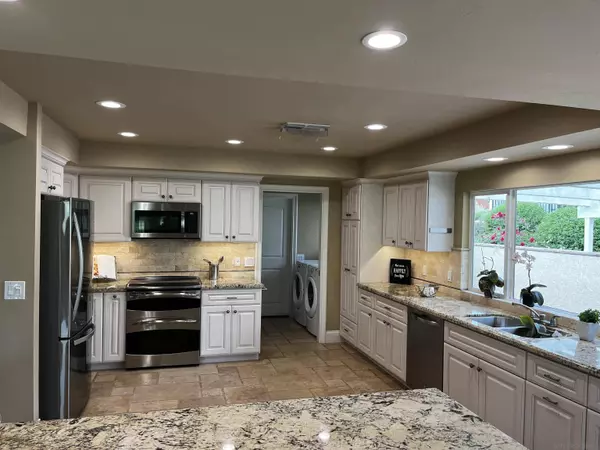 17321 Grandee Pl, San Diego, CA 92128