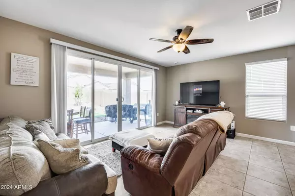 8372 W SPRINGFIELD Way, Florence, AZ 85132