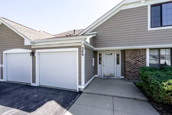 369 Heather Court #B2, Schaumburg, IL 60193
