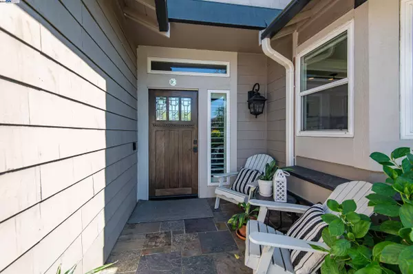 1350 Orloff Dr, Pleasanton, CA 94566